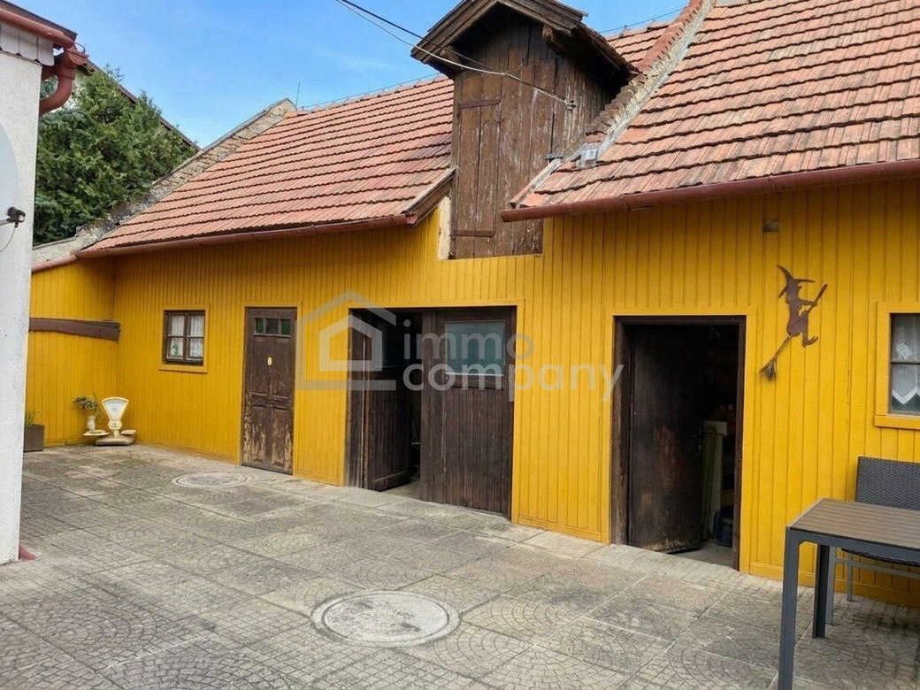 Einfamilienhaus mit Pool, Sauna und Nebengebäude – Foto 8