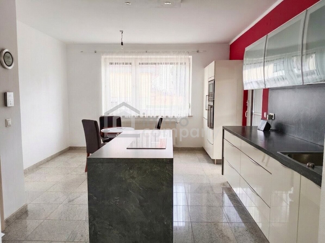 Modernes Einfamilienhaus in Kemeten: 8 Zimmer, Garten, Terrasse, 2 Garagen – Top! – Foto 5