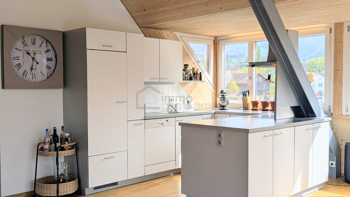 Exklusive 119m² Loft-Dachbodenwohnung mit Lift, Panoramablick & Parkplatz – Foto 4