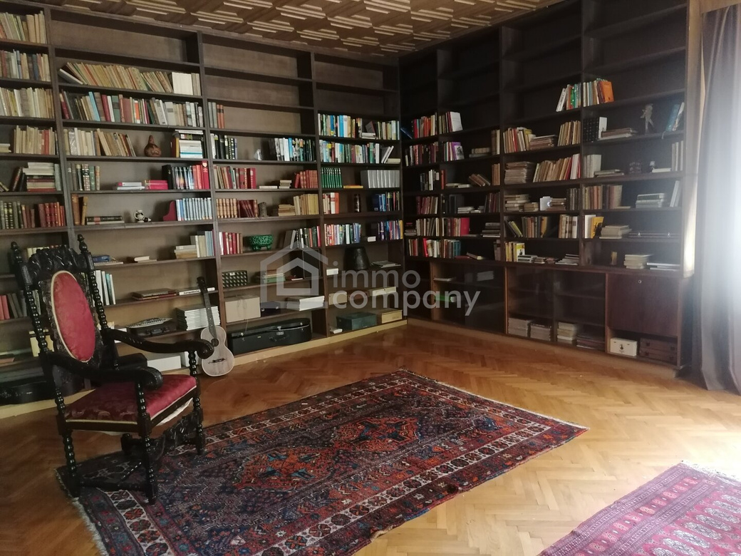 Historisches Wohnhaus auf ca. 7.400 m² Grundstück mit Entwicklungspotenzial – Foto 2