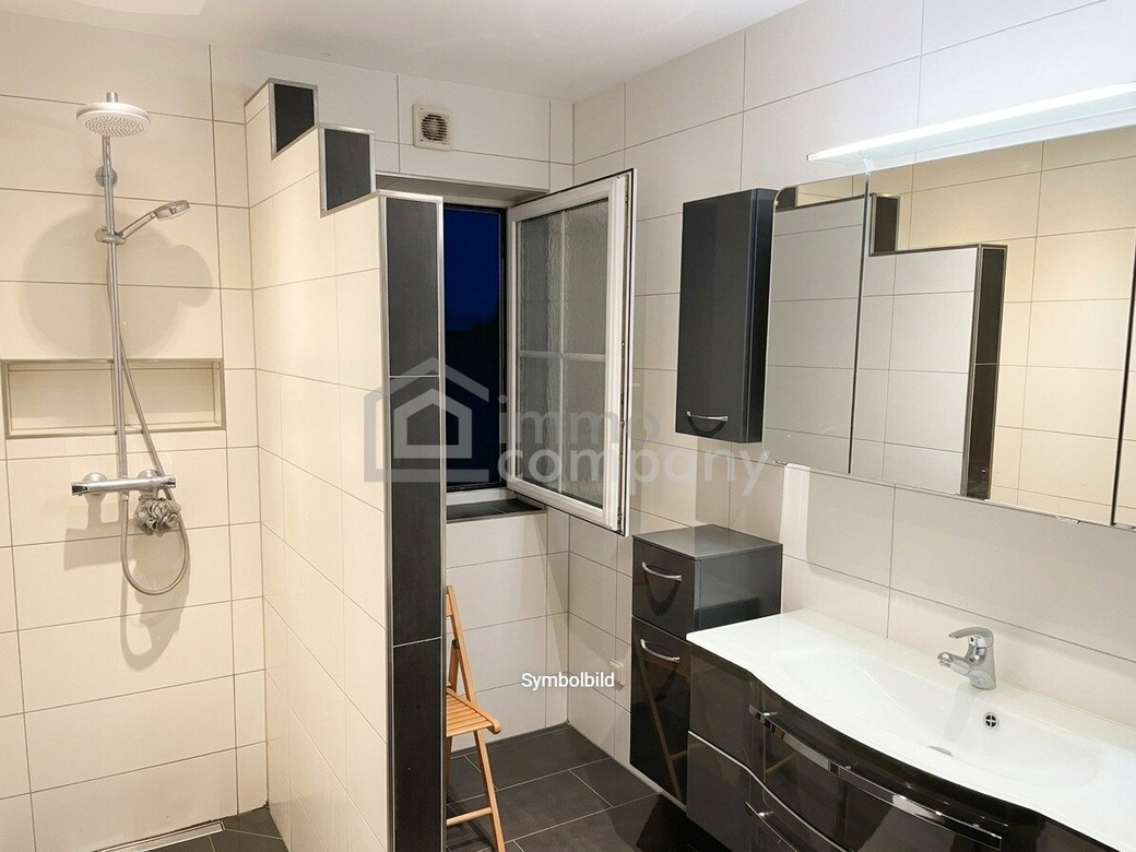 Ein Zuhause mit vielen Möglichkeiten: großzügiges Wohnhaus mit Potenzial für zwei Einheiten – Foto 5