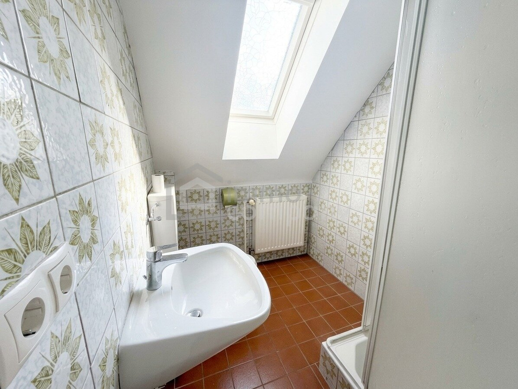 Charmantes 4-Zi-Einfamilienhaus mit Garten und Garage in 1220 Wien, 100m² Wohnfläche – Foto 4