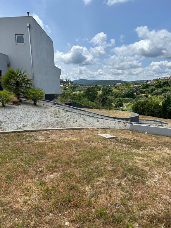 Traumvilla in Castelo de Paiva: Neuwertig, 600m², 5 Zimmer – Ihr neues Zuhause für 1,2 Mio. €! – Foto 4