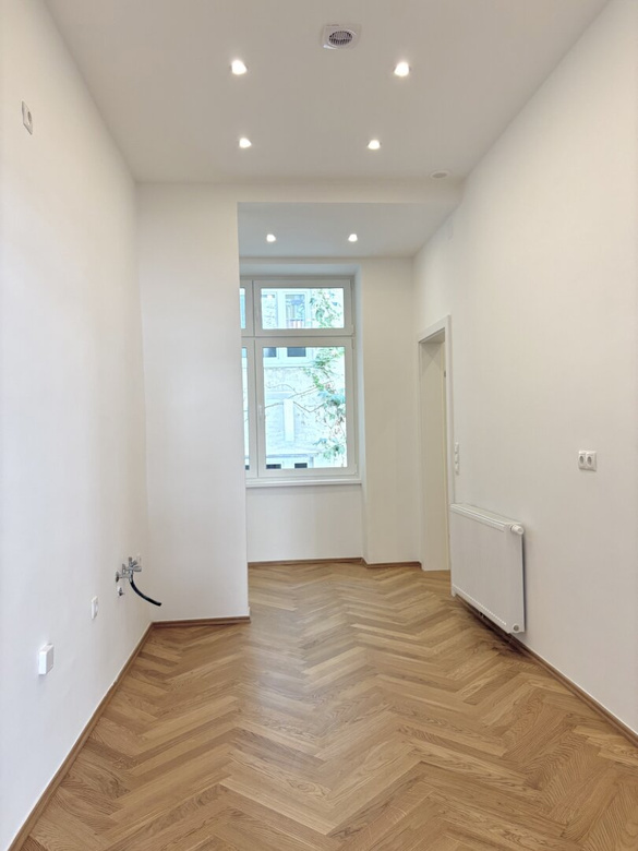 ZUM VERLIEBEN! - TRAUMHAFT SANIERTE 3-ZIMMER-WOHNUNG IM STILALTBAU, BALKON IN DEN LAUSCHIGEN INNENHOF MÖGLICH – Foto 7