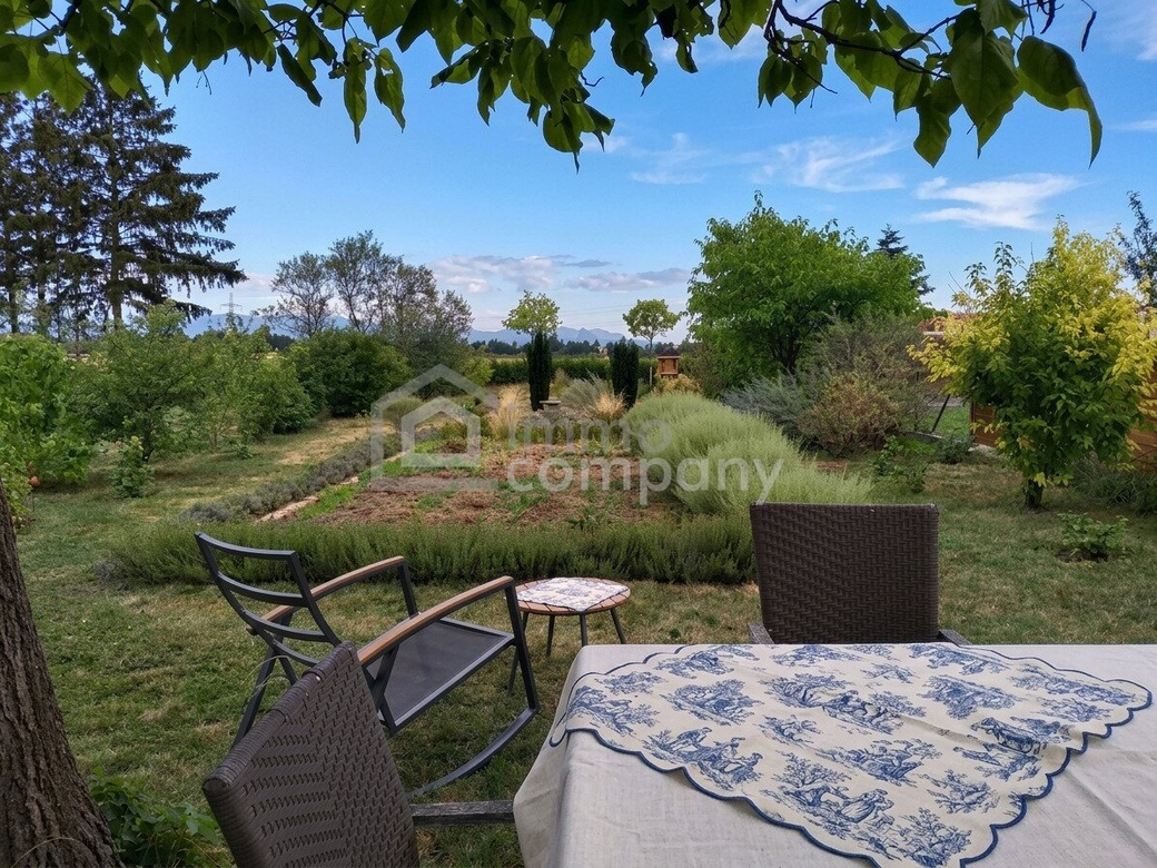 Charmantes  Einfamilienhaus mit wunderschön angelegtem Garten – Foto 9