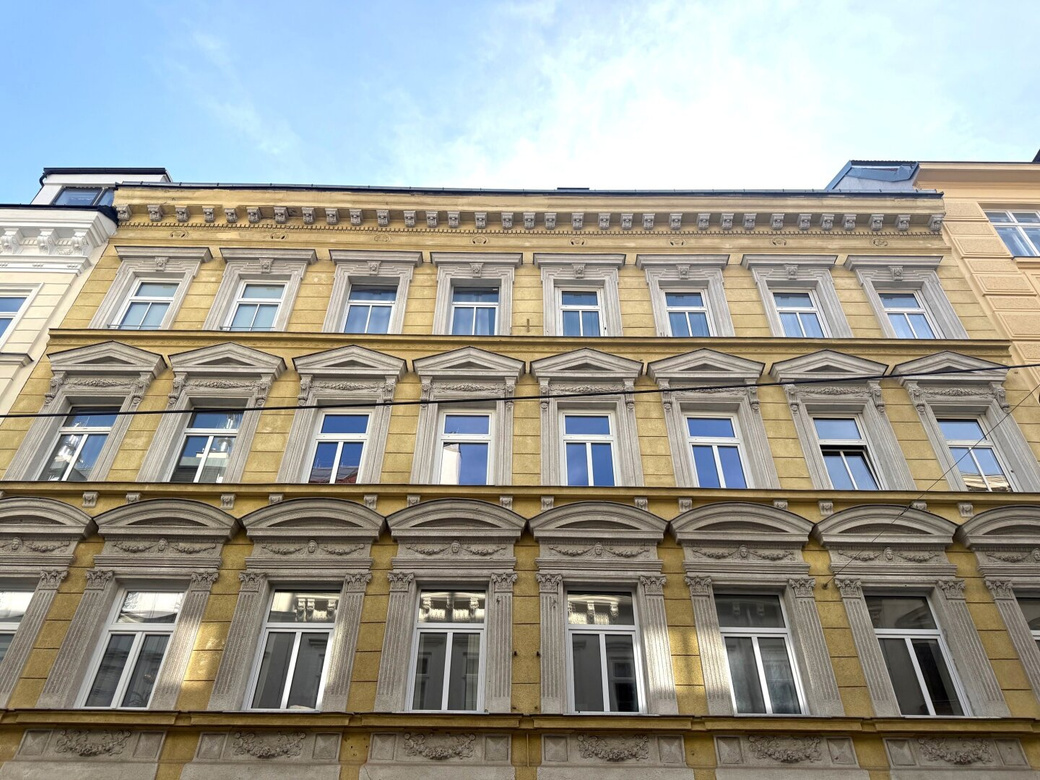 PREISGÜNSTIG NUR ca. €  3.500 pro m² - 2 Zimmer Altbauwohnung nächst Mariahilfer Straße/Westbahnhof – Foto 1