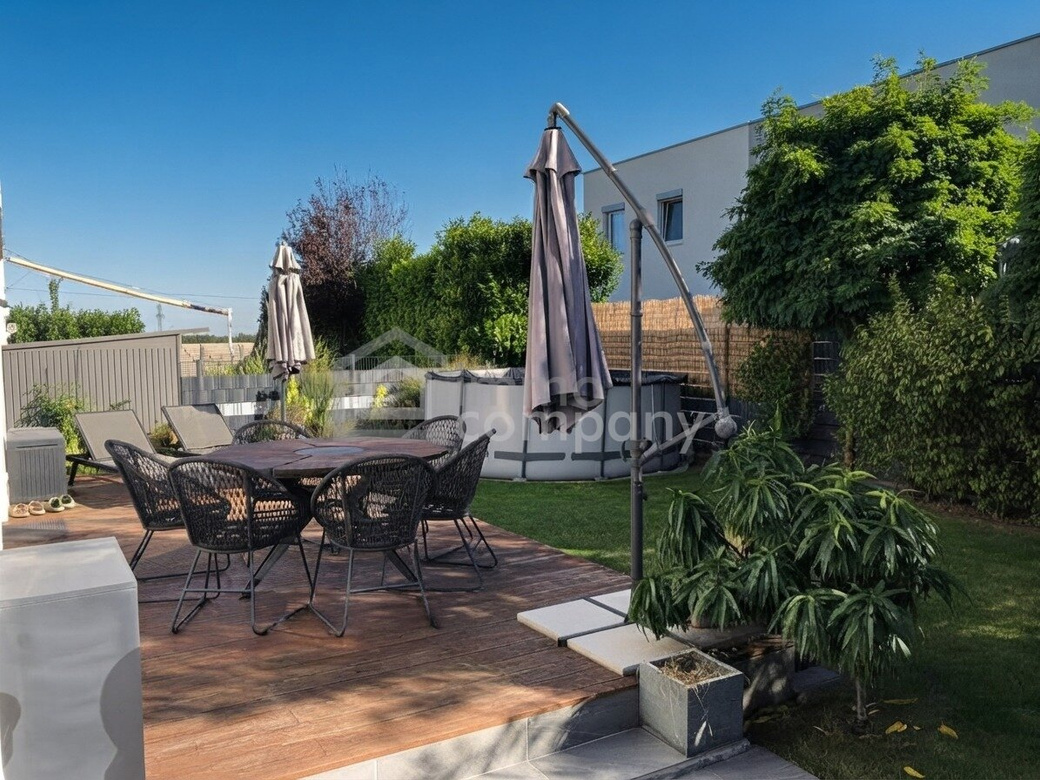 WOHNEN BEI WIEN: Energieeffizienter Familientraum mit Pool, 6 Zimmern und Südgarten – Foto 2