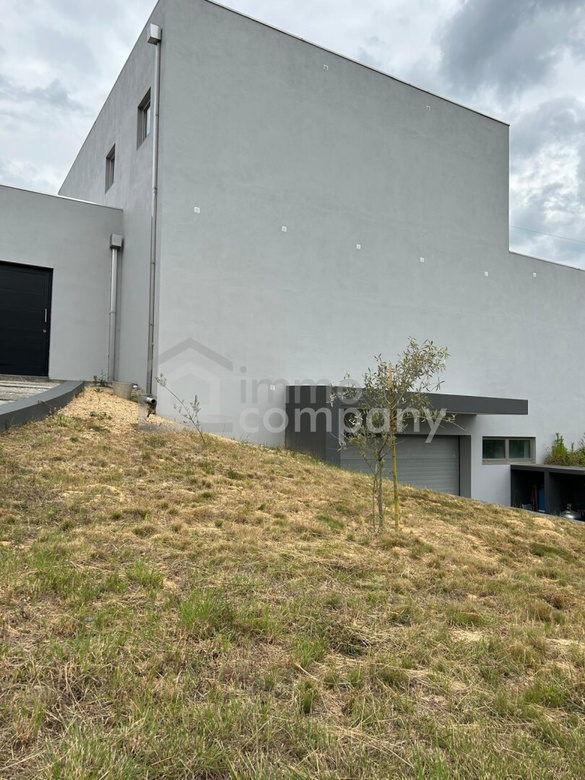 Traumvilla in Castelo de Paiva: Neuwertig, 600m², 5 Zimmer – Ihr neues Zuhause für 1,2 Mio. €! – Foto 2