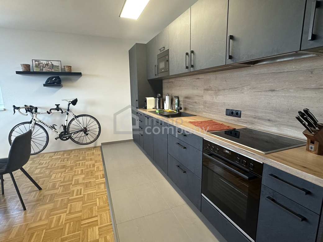 Skyline-Living im 20. Bezirk – 13. Stock, Panoramablick & Garage“ – Foto 3