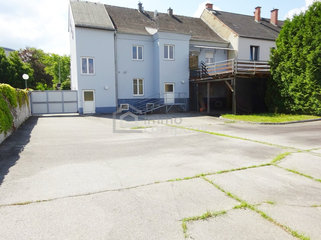 Großzügiges Stockhaus mit Innenhof, Carport, Garten mit Pool!!! – Foto 1