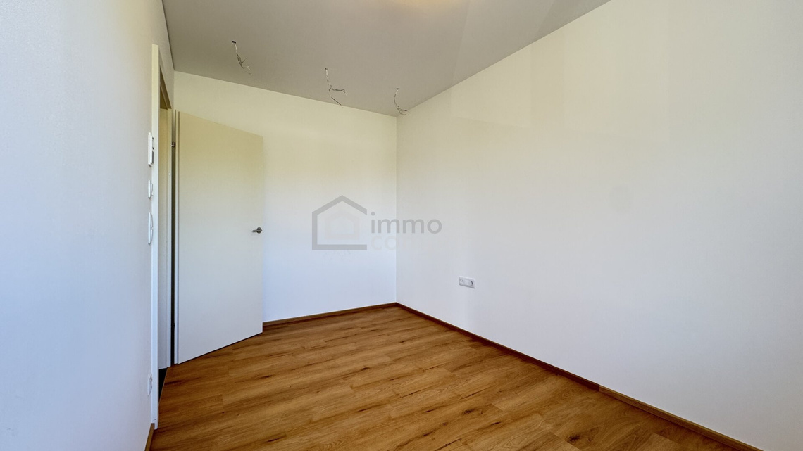 Wohnen in Seewalchen am Attersee– Helle 2-Zimmer-Wohnung mit Loggia und Blick ins Grüne. – Foto 7