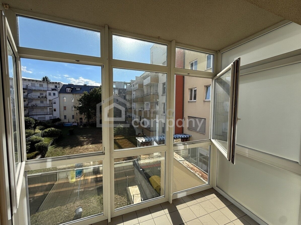 Optimal geschnittene Wohnung in Zentrumsnähe mit Tiefgaragenstellplatz – Foto 2