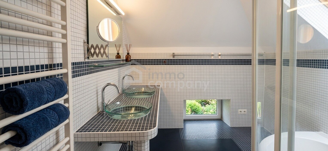 Neuwertiges 5-Zi-Haus mit Garten, Terrasse & moderner Ausstattung in der Nähe vom 4. Bezirk zu mieten! – Foto 8