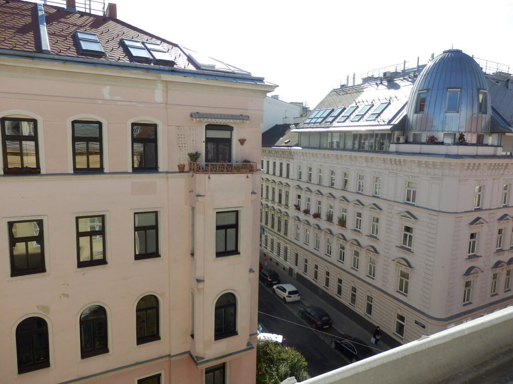 Überraschend großzügig: 62 m² Garconniere mit separater Küche - GLEICH BEI U3 KARDINAL-NAGL-PLATZ – Foto 3