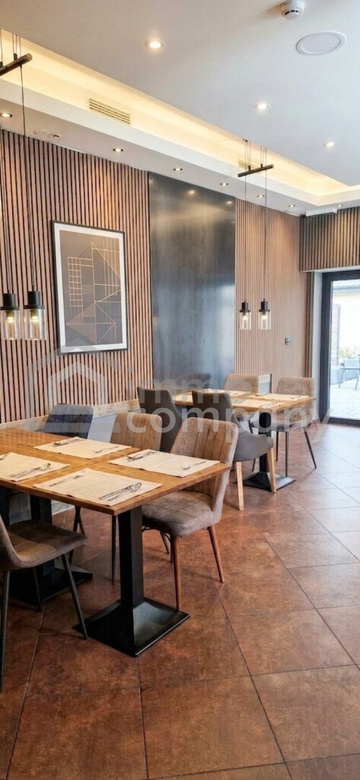 Nachfolger gesucht ! Restaurant mit Bar, Terrasse & Schanigarten nahe U6 Thaliastrasse – Foto 4