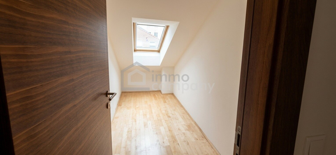 Neuwertiges 5-Zi-Haus mit Garten, Terrasse & moderner Ausstattung in der Nähe vom 4. Bezirk zu mieten! – Foto 6