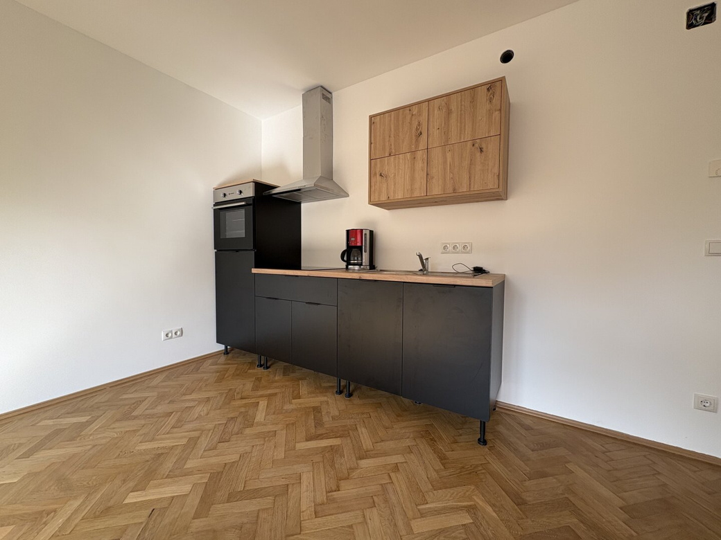 Frisch sanierte 2-Zimmer-Wohnung in ruhiger Lage – Foto 2