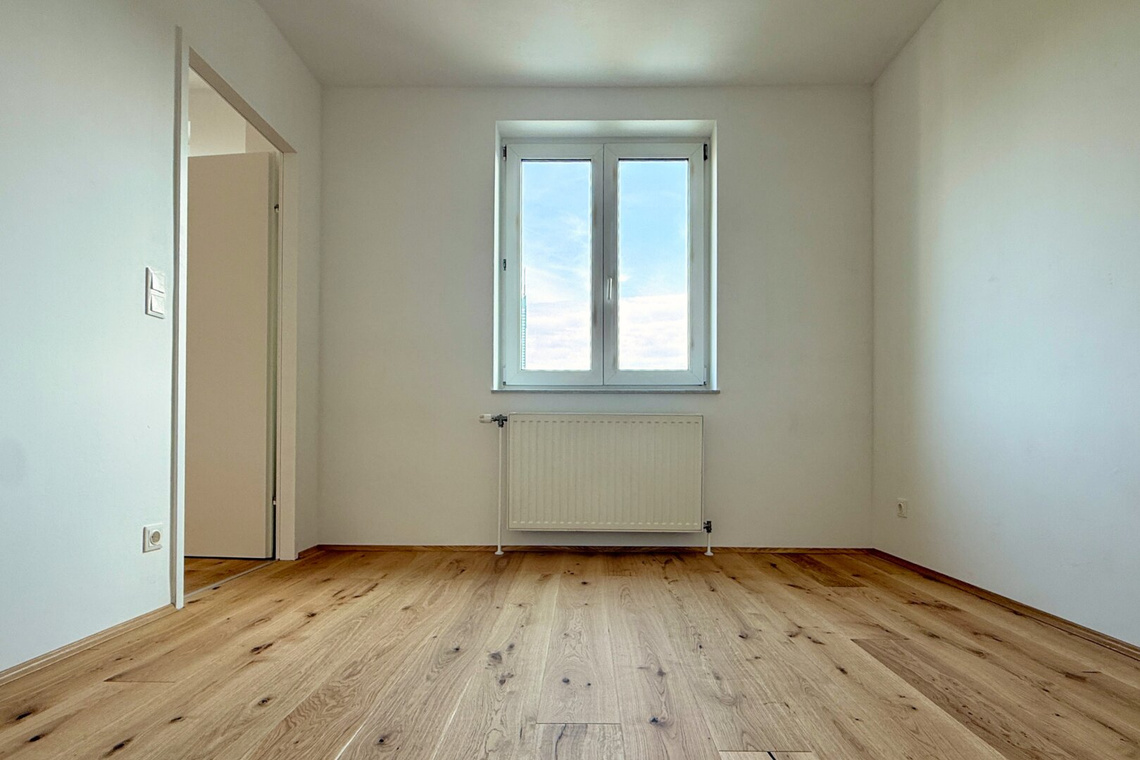 Tolle Raumaufteilung und keine Schrägen: 4 Zimmer DG-Wohnung mit Terrasse – Foto 7