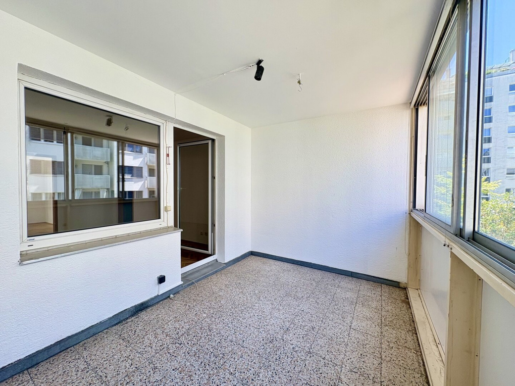 PARADIESISCH VIEL PLATZ FÜR FAMILIEN ODER STUDIERENDE - 5-ZIMMER-WOHNUNG MIT GROSSER LOGGIA – Foto 3