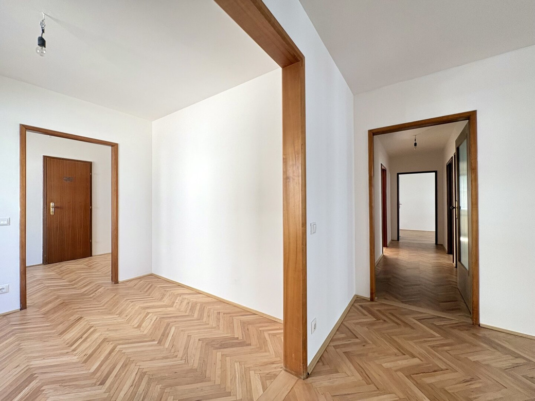 PARADIESISCH VIEL PLATZ FÜR FAMILIEN ODER STUDIERENDE - 5-ZIMMER-WOHNUNG MIT GROSSER LOGGIA – Foto 7