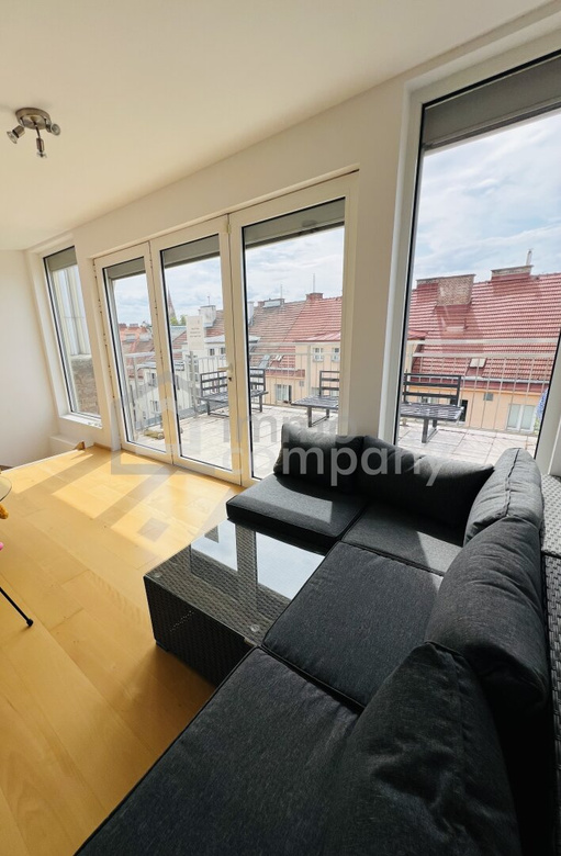 Luxuriöse zweistöckige Wohnung mit atemberaubendem Stadtblick + Balkon und geräumiger Terrasse! 15. Bezirk! U3 – Foto 3