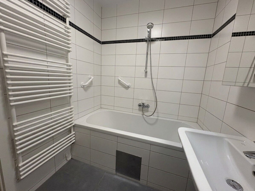 Moderne 2-Zimmer-Wohnung mit Westterrasse & Grünblick (inkl. Garagenplatz) – Foto 7