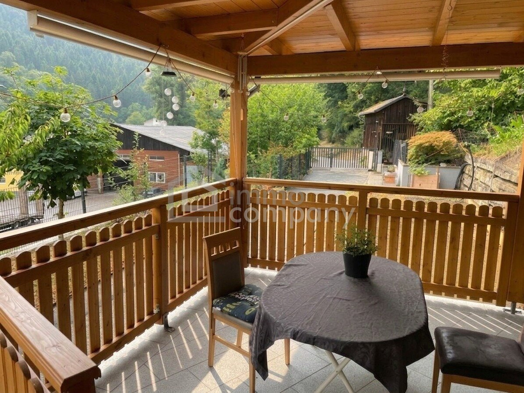 Ein Zuhause mit vielen Möglichkeiten: großzügiges Wohnhaus mit Potenzial für zwei Einheiten – Foto 2