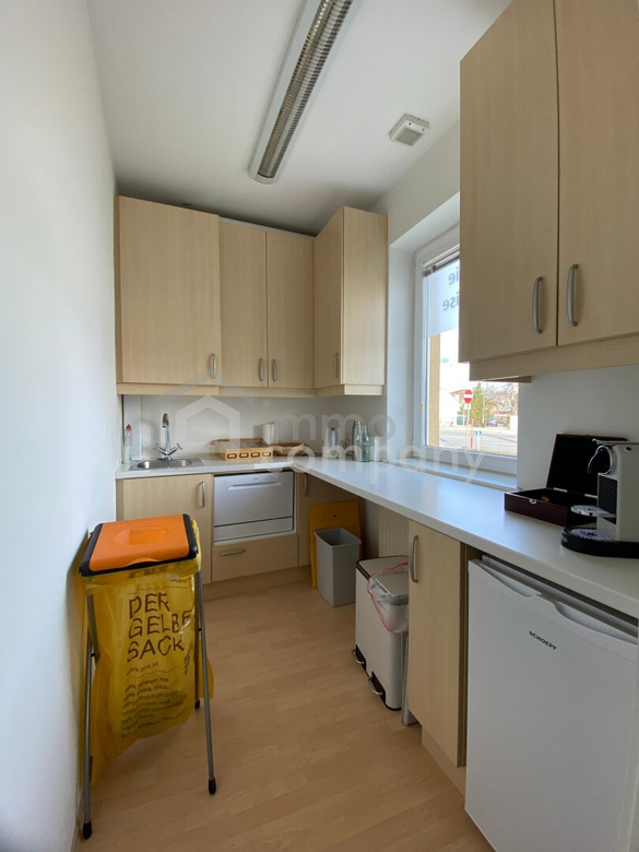 Büro / Geschäftslokal + Stellplatz in 2540 Bad Vöslau – Foto 4