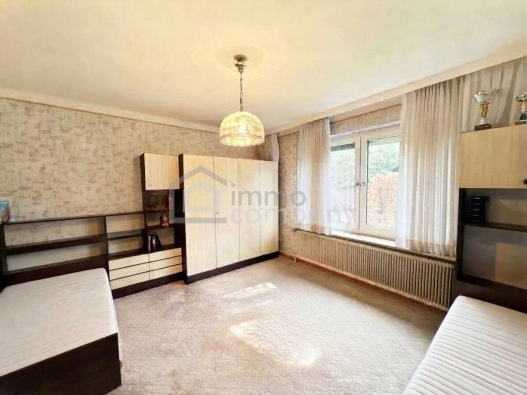 Großzügiges Mehrfamilienhaus mit Garten, Terrasse & 3 Garagen in Marchegg um 620.000€ – Foto 3