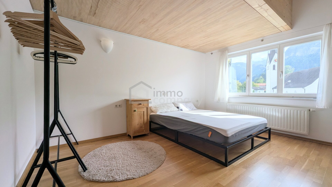 Exklusive 119m² Loft-Dachbodenwohnung mit Lift, Panoramablick & Parkplatz – Foto 8