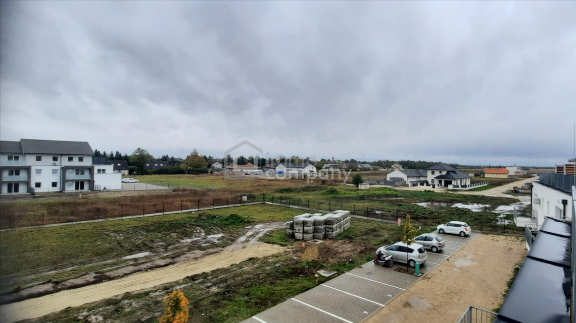 2-Raum Dachgeschosswohnung mit großer Terrasse und Parkplatz – Foto 1