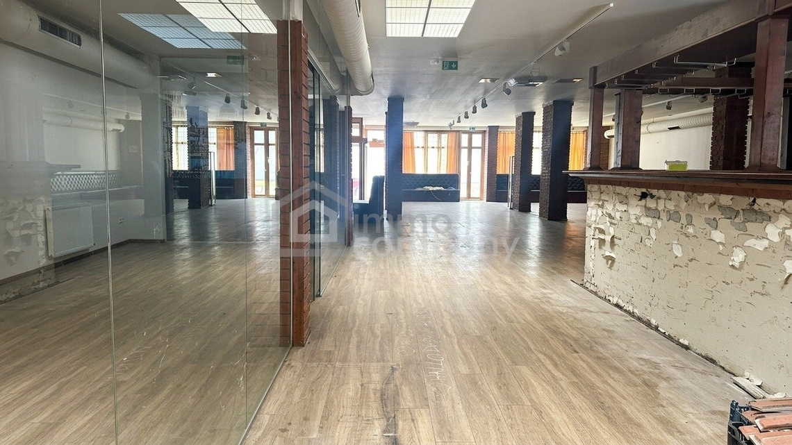 Stadthaus mit zwei Wohneinheiten und riesigem Geschäftslokal im Zentrum von Guntramsdorf – Foto 6