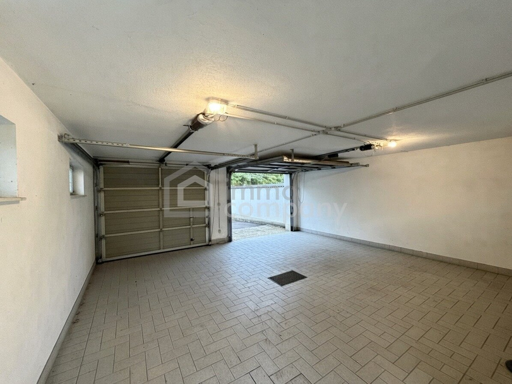 Großzügiges Mehrfamilienhaus mit Garten, Terrasse & 3 Garagen in Marchegg um 620.000€ – Foto 12