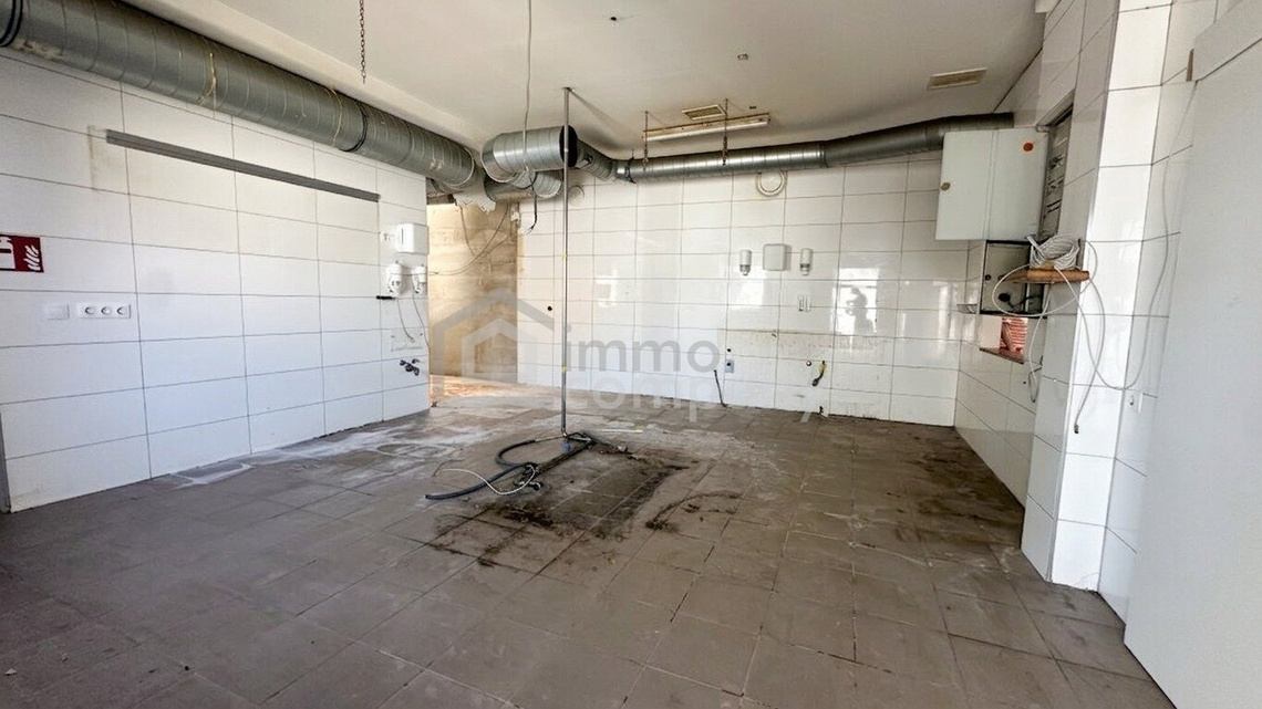 Stadthaus mit zwei Wohneinheiten und riesigem Geschäftslokal im Zentrum von Guntramsdorf – Foto 7