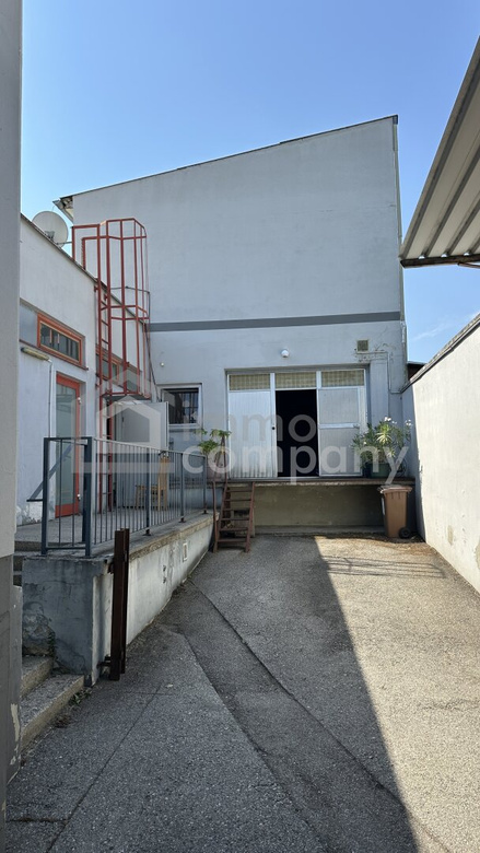 Stadthaus mit zwei Wohneinheiten und riesigem Geschäftslokal im Zentrum von Guntramsdorf – Foto 9