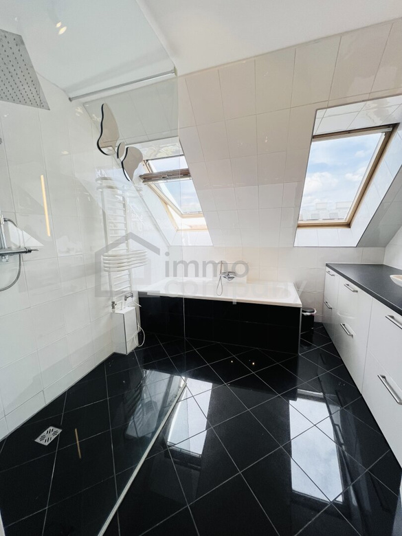 Luxuriöse zweistöckige Wohnung mit atemberaubendem Stadtblick + Balkon und geräumiger Terrasse! 15. Bezirk! U3 – Foto 2