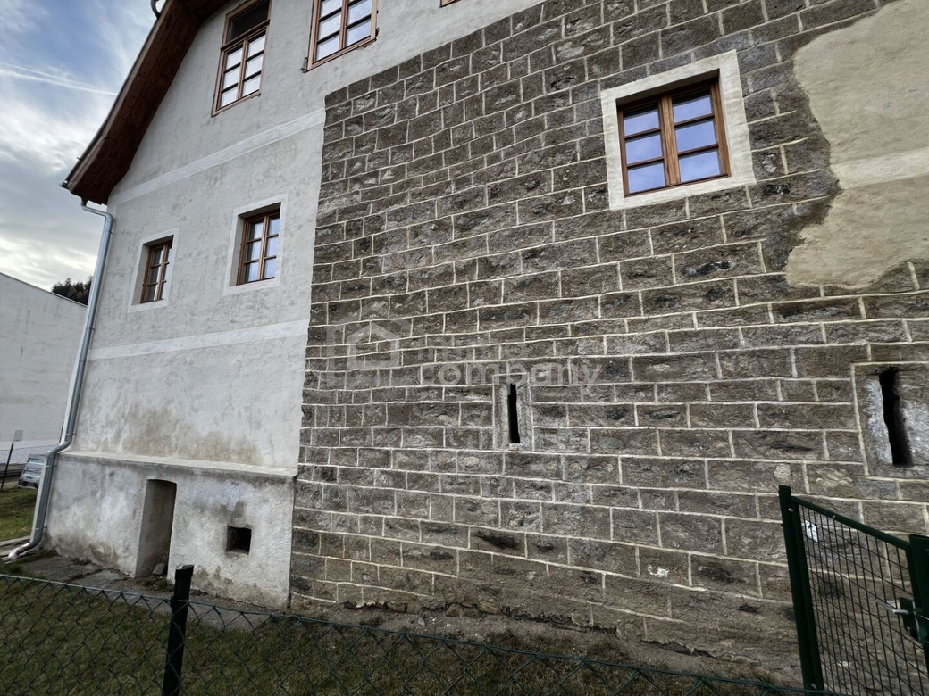 Charakterstark & bezugsfertig: Historisches Herrenhaus mit Raum zur Entfaltung – Foto 3