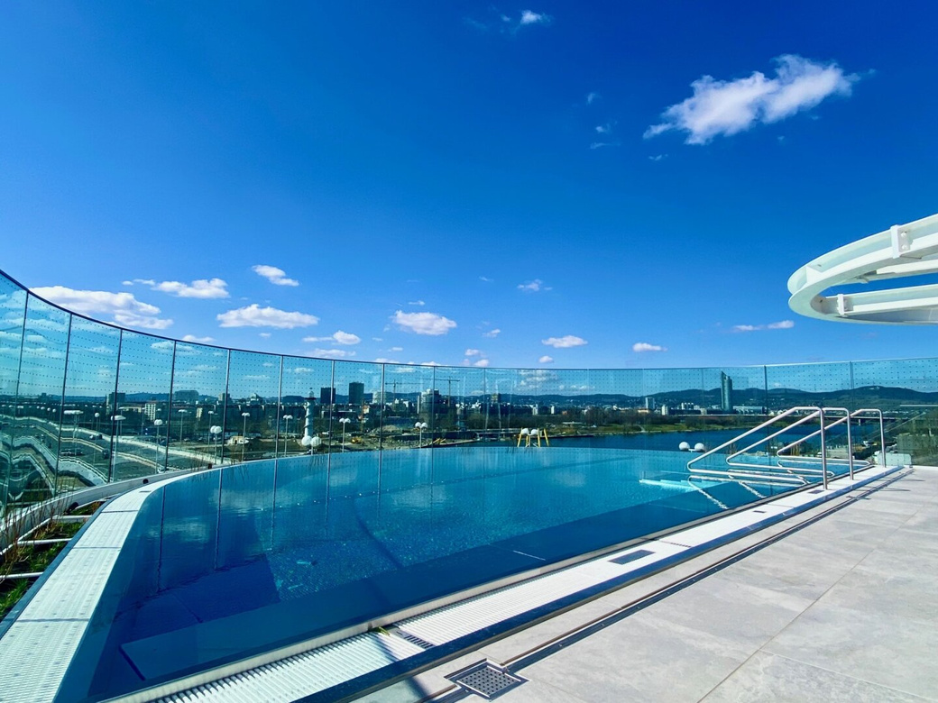 HOCHWERTIGES SINGLEAPARTMENT MIT TRAUMHAFTER FERNSICHT UND GROSSEM BALKON – Foto 3