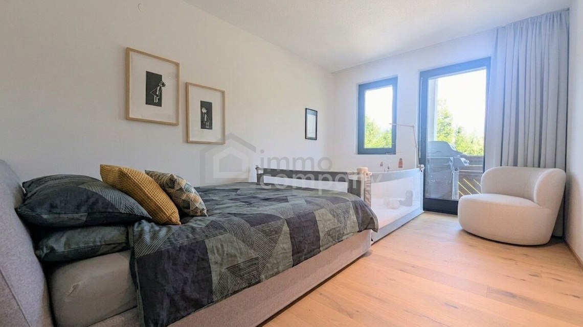 Exklusive 4-Zimmer-Wohnung in Aldrans | 110m² Wfl. | Komplett kernsaniert 2021 | 2 Garagenplätze & 2 Balkone | Gemeinschaftsgarten – Foto 11