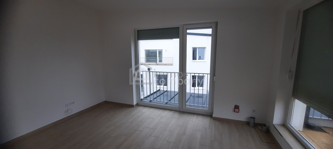 2-Raum Dachgeschosswohnung mit großer Terrasse und Parkplatz – Foto 2