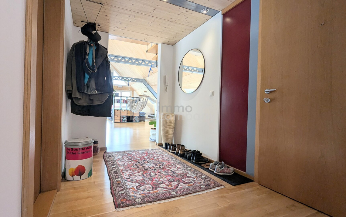 Exklusive 119m² Loft-Dachbodenwohnung mit Lift, Panoramablick & Parkplatz – Foto 11