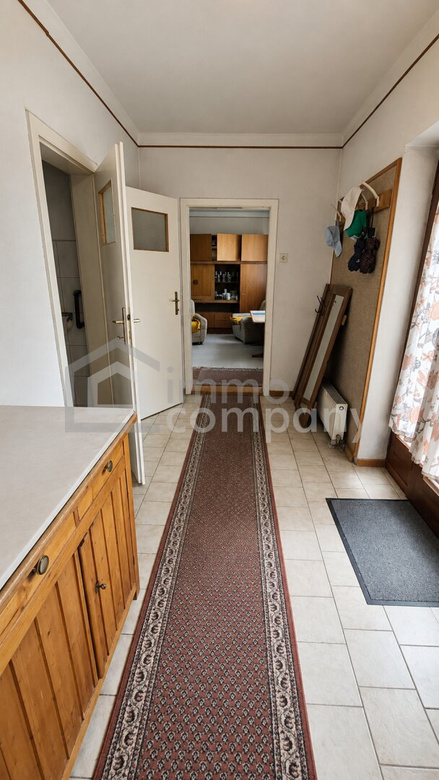 Renovierungsbedürftiges Haus mit zwei Wohneinheiten und viel Lagerfläche zu verkaufen! – Foto 4