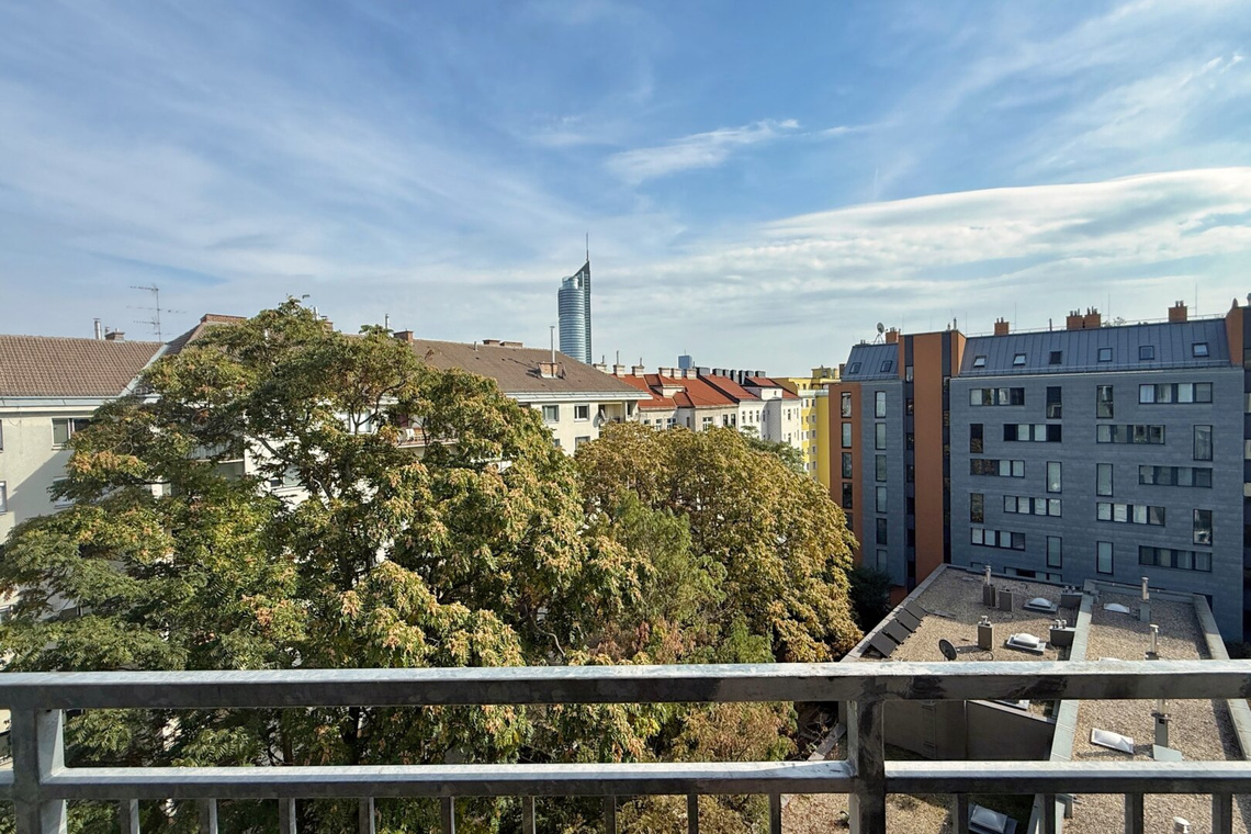Tolle Raumaufteilung und keine Schrägen: 4 Zimmer DG-Wohnung mit Terrasse – Foto 6