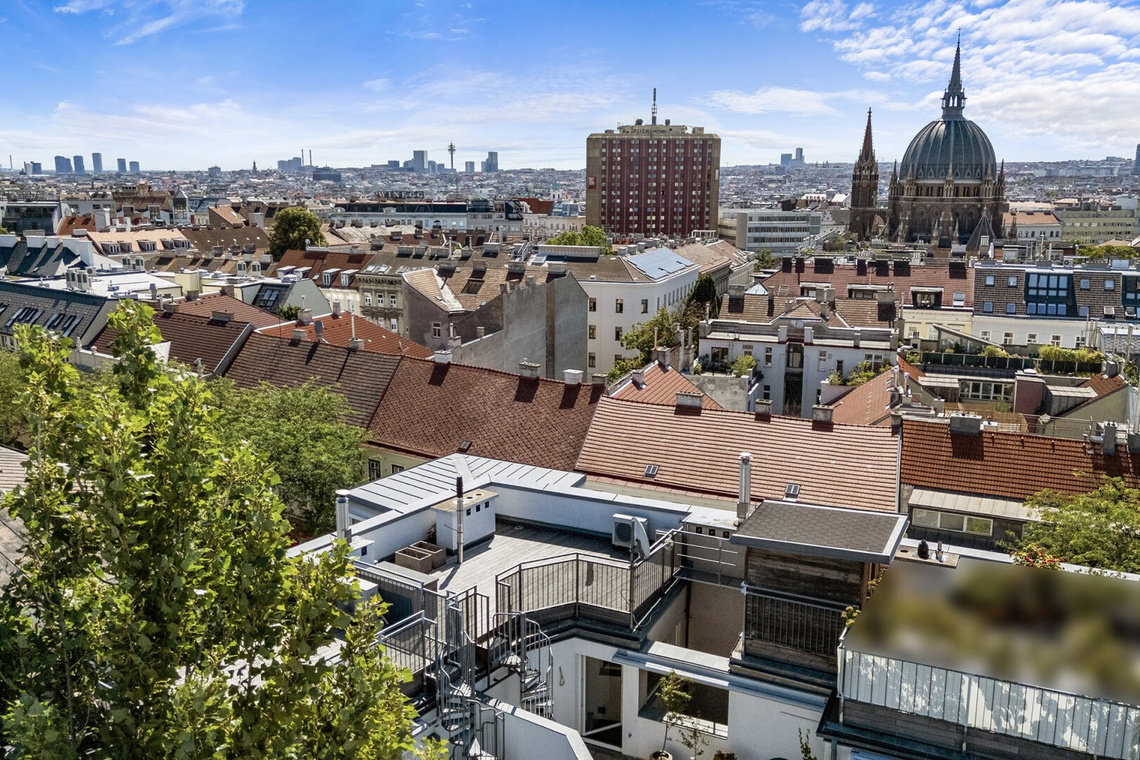 Wohnen über den Dächern: Exklusive Maisonette mit Terrassen & 360° Panoramablick – Foto 12