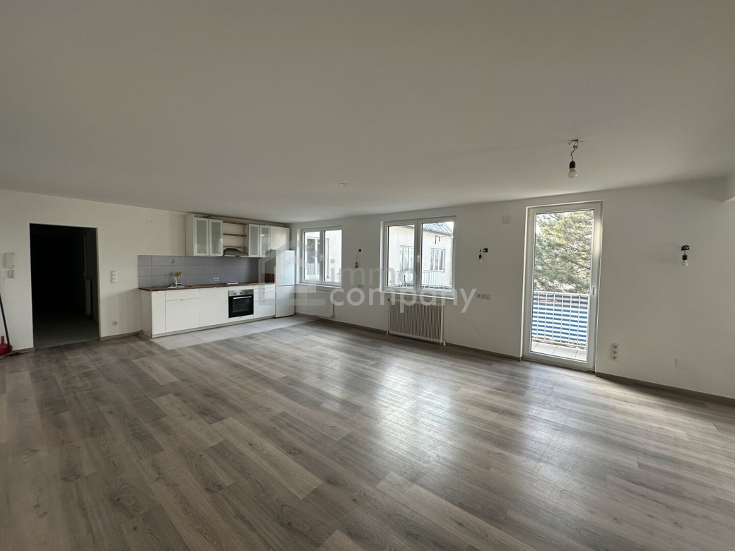Lichtdurchflutete 3-Zimmer-Wohnung mit 130 m2 und Balkon in 1210 Wien – Ihr neues Zuhause wartet! – Foto 2