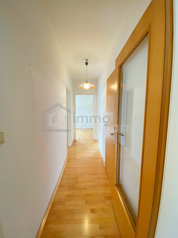 4-Zimmer-Wohnung in Krems mit Balkon, Garage, großen Kellerabteil und Fußbodenheizung mit Ausblick auf Stift Göttweig – Foto 5
