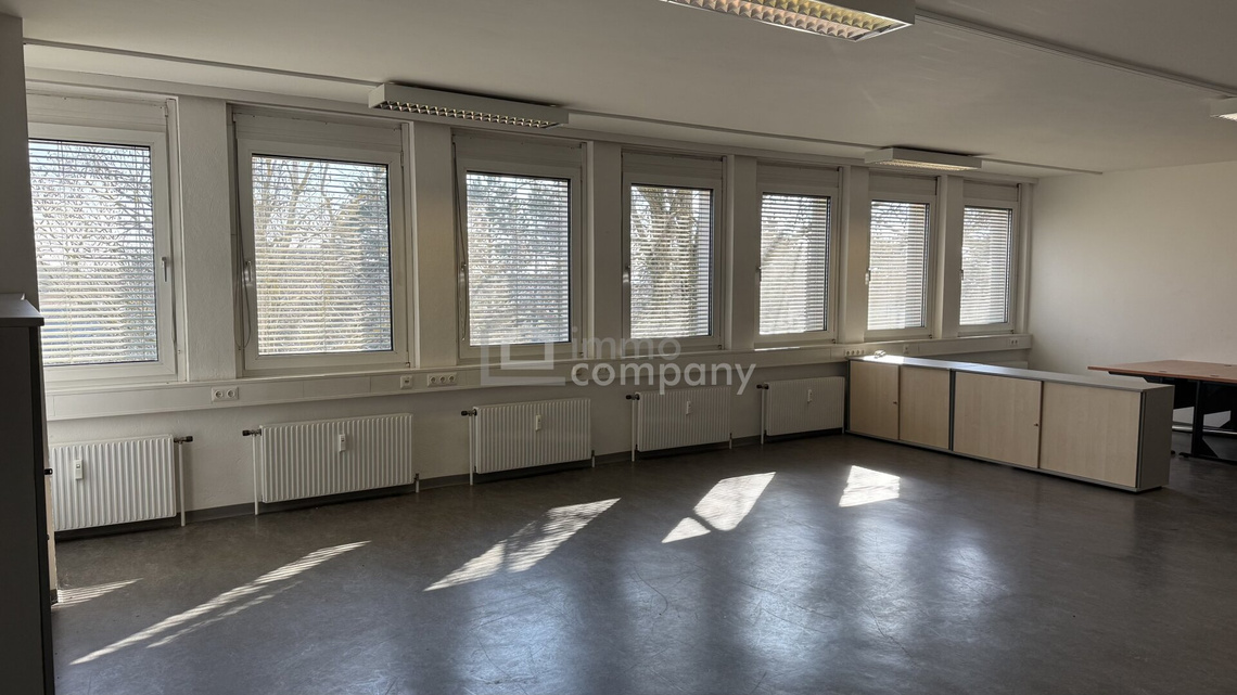 Viel Raum, viel Licht – 90 m² Büro in verkehrsgünstiger Lage – Foto 8