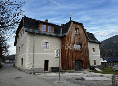 Charakterstark & bezugsfertig: Historisches Herrenhaus mit Raum zur Entfaltung – 9322 Micheldorf