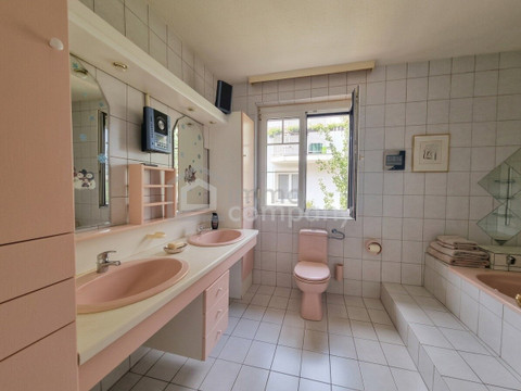 IHR NEUES ZUHAUSE: Charmantes Einfamilienhaus mit 8m Pool, 25m² Terrasse und viel Platz – 2601 Eggendorf