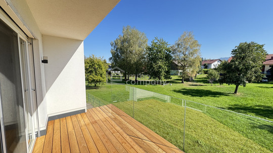 Wohnen in Seewalchen am Attersee– Helle 2-Zimmer-Wohnung mit Loggia und Blick ins Grüne. – 4863 Seewalchen am Attersee